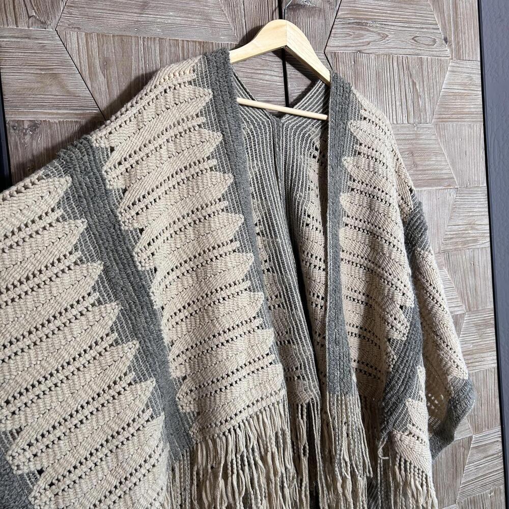 Women Beige And Gray Knit Poncho Shawl With Fringe One Size Bohemian - Picture 2 of 5